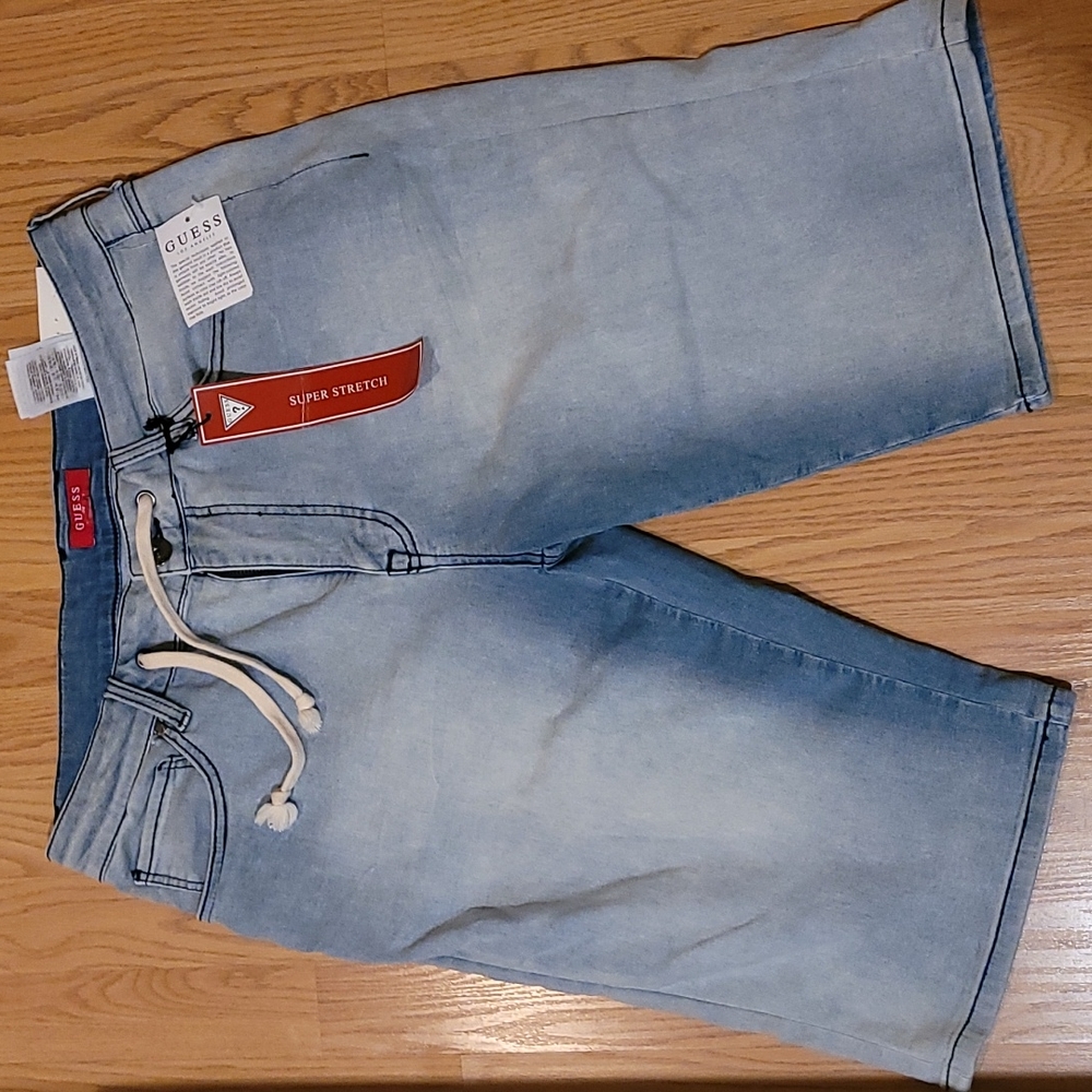 GUESS Mens Light Blue Denim Jeans Shortswith Drawstring, Stretch